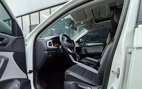 Volkswagen T-Roc I, 2023 год, 1 320 007 рублей, 10 фотография