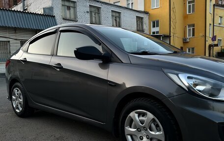 Hyundai Solaris II рестайлинг, 2014 год, 800 000 рублей, 2 фотография