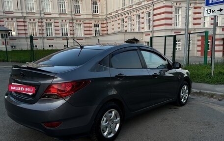 Hyundai Solaris II рестайлинг, 2014 год, 800 000 рублей, 7 фотография