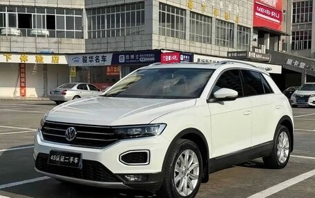 Volkswagen T-Roc I, 2022 год, 1 370 005 рублей, 1 фотография
