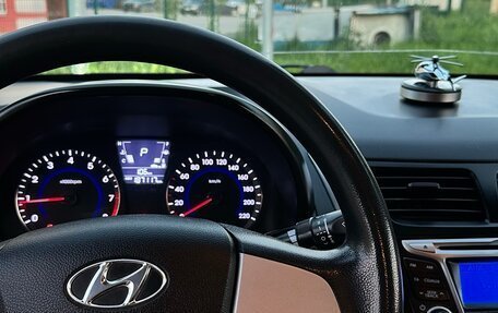 Hyundai Solaris II рестайлинг, 2014 год, 800 000 рублей, 15 фотография