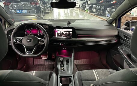 Volkswagen Golf VIII, 2023 год, 1 590 000 рублей, 7 фотография