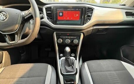 Volkswagen T-Roc I, 2022 год, 1 370 005 рублей, 8 фотография