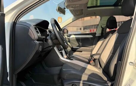 Volkswagen T-Roc I, 2022 год, 1 370 005 рублей, 9 фотография