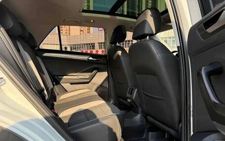 Volkswagen T-Roc I, 2022 год, 1 370 005 рублей, 12 фотография