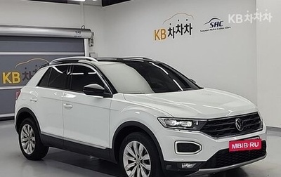 Volkswagen T-Roc I, 2021 год, 1 813 000 рублей, 1 фотография