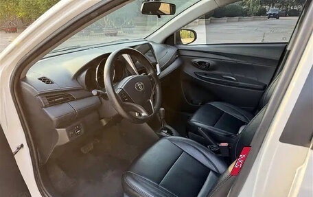 Toyota Yaris XP150 рестайлинг, 2022 год, 1 050 000 рублей, 7 фотография
