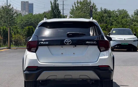 Toyota Yaris XP150 рестайлинг, 2022 год, 1 075 000 рублей, 5 фотография