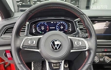 Volkswagen T-Roc I, 2021 год, 1 510 007 рублей, 9 фотография