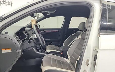 Volkswagen T-Roc I, 2021 год, 1 813 000 рублей, 15 фотография
