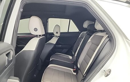Volkswagen T-Roc I, 2021 год, 1 813 000 рублей, 17 фотография