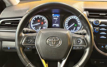 Toyota Camry, 2018 год, 2 299 000 рублей, 11 фотография