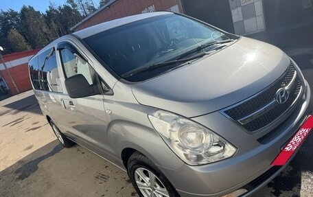 Hyundai Grand Starex Grand Starex I рестайлинг 2, 2011 год, 1 750 000 рублей, 1 фотография