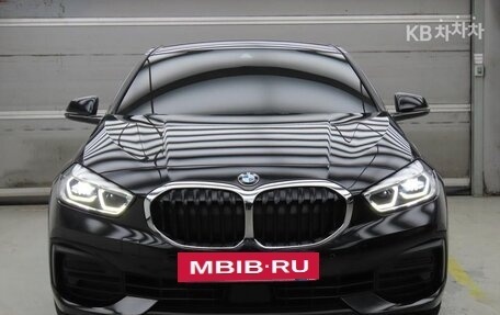 BMW 1 серия, 2021 год, 1 930 007 рублей, 2 фотография