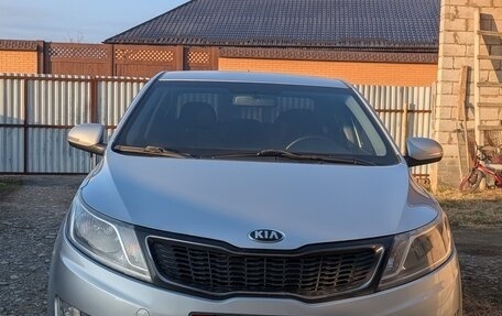 KIA Rio III рестайлинг, 2013 год, 830 000 рублей, 1 фотография