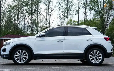 Volkswagen T-Roc I, 2022 год, 1 560 300 рублей, 9 фотография