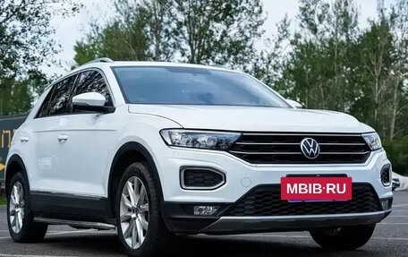 Volkswagen T-Roc I, 2022 год, 1 560 300 рублей, 3 фотография