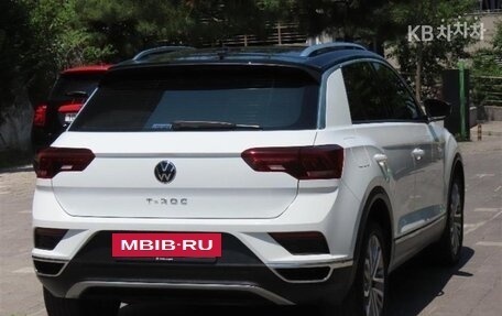 Volkswagen T-Roc I, 2022 год, 1 910 000 рублей, 3 фотография