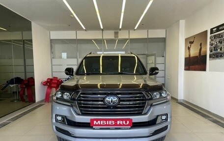 Toyota Land Cruiser 200, 2018 год, 7 500 000 рублей, 2 фотография