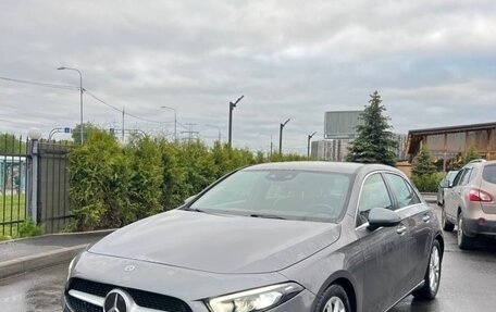 Mercedes-Benz A-Класс, 2018 год, 2 000 000 рублей, 2 фотография