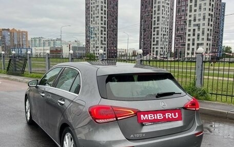 Mercedes-Benz A-Класс, 2018 год, 2 000 000 рублей, 3 фотография