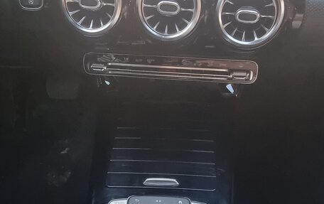 Mercedes-Benz A-Класс, 2018 год, 2 000 000 рублей, 8 фотография