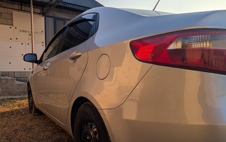 KIA Rio III рестайлинг, 2013 год, 830 000 рублей, 6 фотография