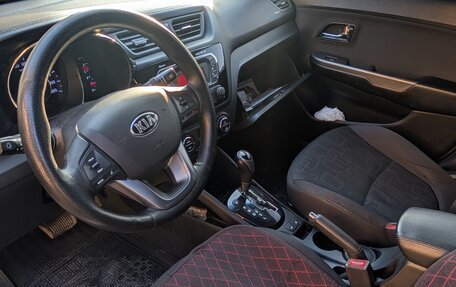 KIA Rio III рестайлинг, 2013 год, 830 000 рублей, 10 фотография