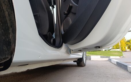 Renault Logan II, 2018 год, 950 000 рублей, 6 фотография