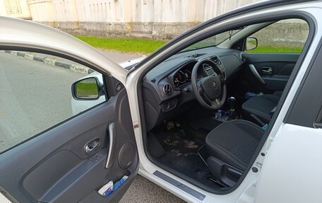 Renault Logan II, 2018 год, 950 000 рублей, 31 фотография