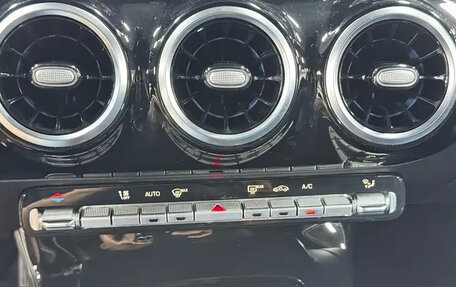 Mercedes-Benz A-Класс, 2022 год, 1 790 000 рублей, 8 фотография