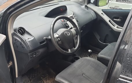 Toyota Yaris III рестайлинг, 2008 год, 279 000 рублей, 4 фотография