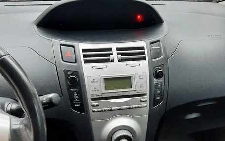 Toyota Yaris III рестайлинг, 2008 год, 279 000 рублей, 2 фотография