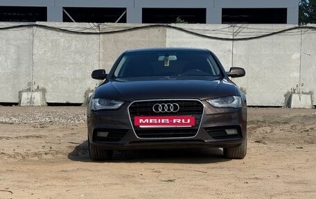 Audi A4, 2012 год, 1 100 000 рублей, 2 фотография