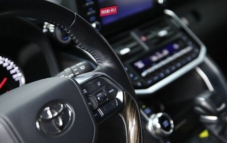 Toyota Land Cruiser, 2021 год, 9 550 000 рублей, 17 фотография