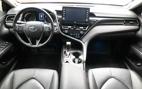 Toyota Camry, 2021 год, 3 399 000 рублей, 10 фотография