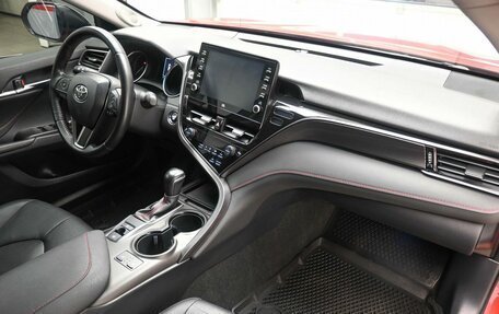 Toyota Camry, 2021 год, 3 399 000 рублей, 9 фотография