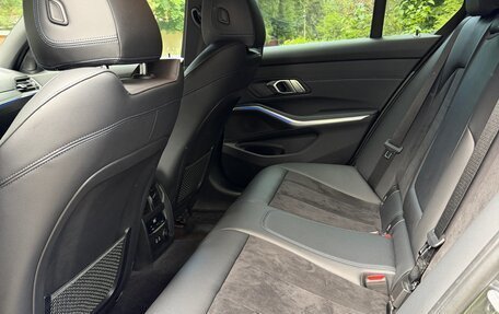 BMW 3 серия, 2019 год, 3 900 000 рублей, 14 фотография