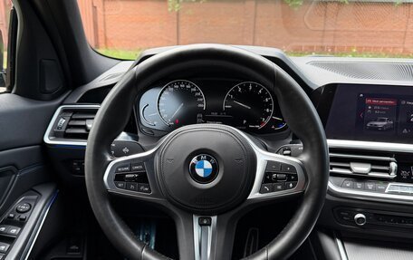 BMW 3 серия, 2019 год, 3 900 000 рублей, 21 фотография