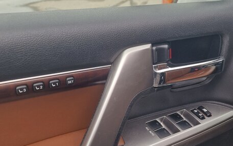 Toyota Land Cruiser 200, 2015 год, 4 300 000 рублей, 14 фотография