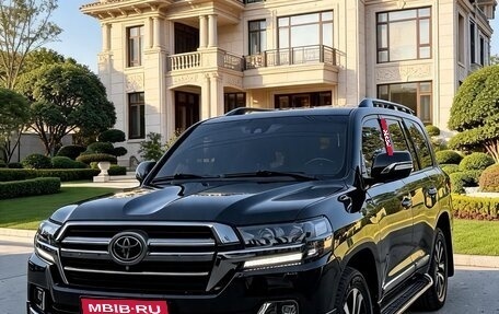 Toyota Land Cruiser 200, 2019 год, 8 200 000 рублей, 1 фотография