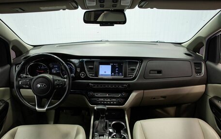 KIA Carnival III, 2020 год, 3 300 000 рублей, 18 фотография