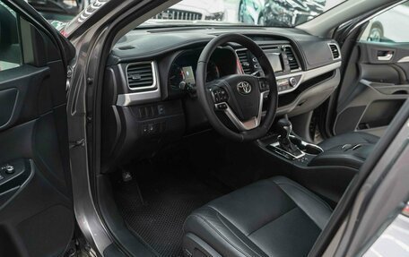 Toyota Highlander III, 2014 год, 2 550 000 рублей, 5 фотография