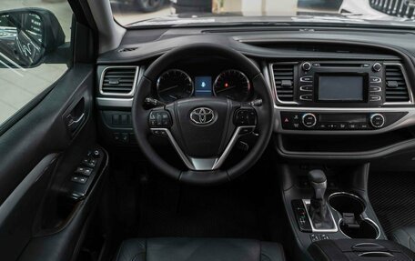 Toyota Highlander III, 2014 год, 2 550 000 рублей, 15 фотография