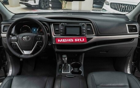Toyota Highlander III, 2014 год, 2 550 000 рублей, 13 фотография