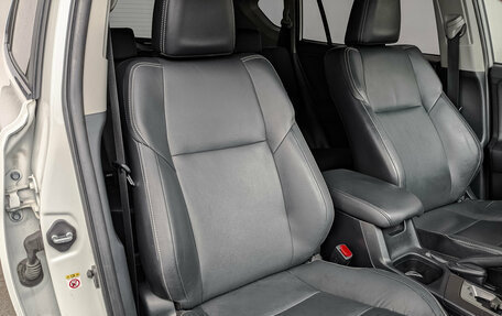 Toyota RAV4, 2016 год, 2 750 000 рублей, 23 фотография
