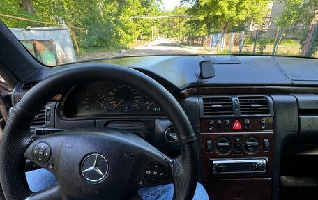 Mercedes-Benz E-Класс, 1997 год, 460 000 рублей, 10 фотография