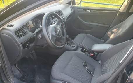 Volkswagen Jetta VI, 2013 год, 640 000 рублей, 6 фотография