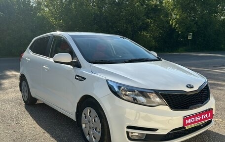 KIA Rio III рестайлинг, 2015 год, 880 000 рублей, 1 фотография