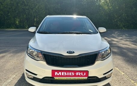 KIA Rio III рестайлинг, 2015 год, 880 000 рублей, 2 фотография
